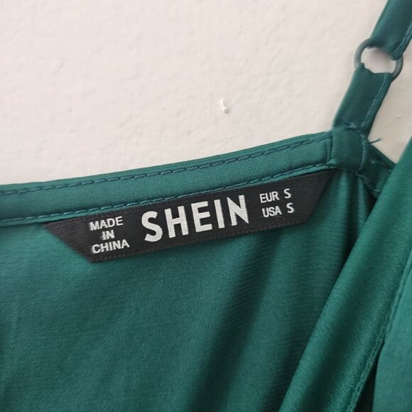 Elegant Green Adjustable Strap Maxi Dress - Picture 6 of 9